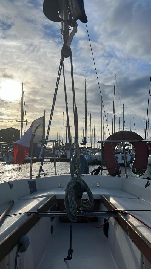Nuit Insolite Sur Un Bateau Au Havre เลออาฟร์ ภายนอก รูปภาพ